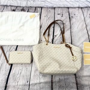 NWOT MICHAEL KORS Jet Set Large Signature Logo Shoulder Bag and wallet